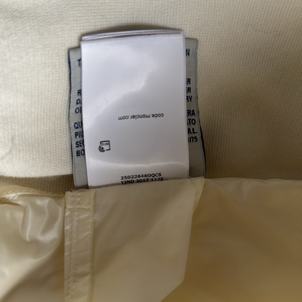MONCLER VEST - Picture 7 of 8